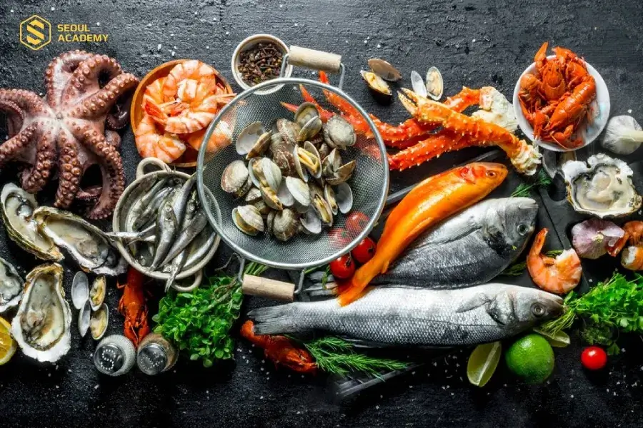 Hải sản là nguyên nhân phổ biến gây viêm và kích ứng môi ở người mới xăm