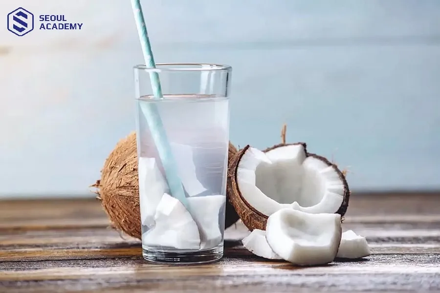 Nước dừa tươi là quà tặng từ thiên nhiên cho làn da tươi sáng rạng ngời