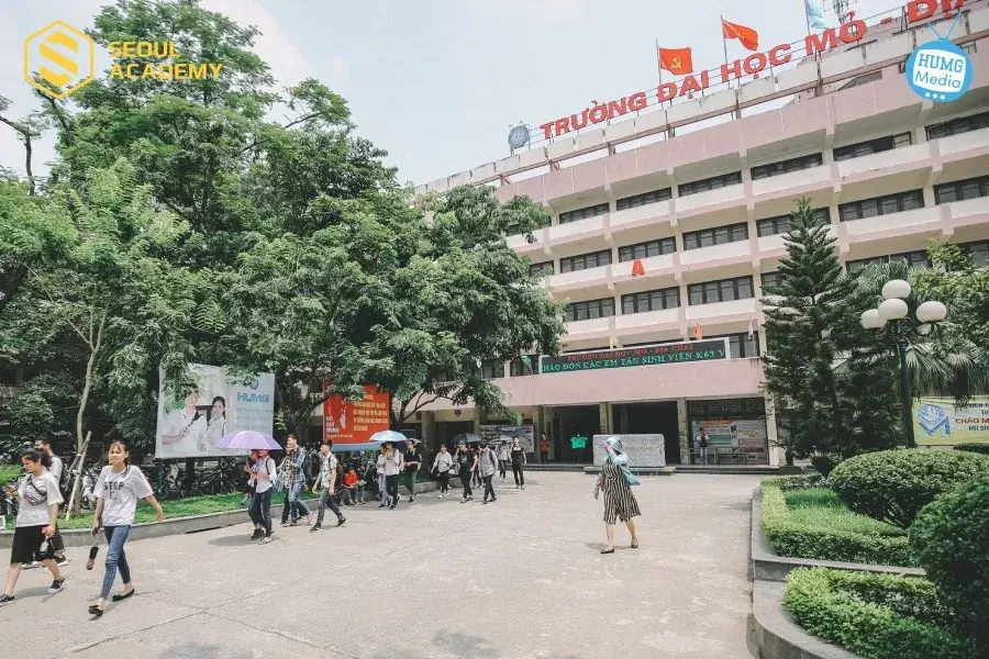 Trường Đại học Mỏ - Địa chất là trường công lập ở Hà Nội đào tạo đa ngành