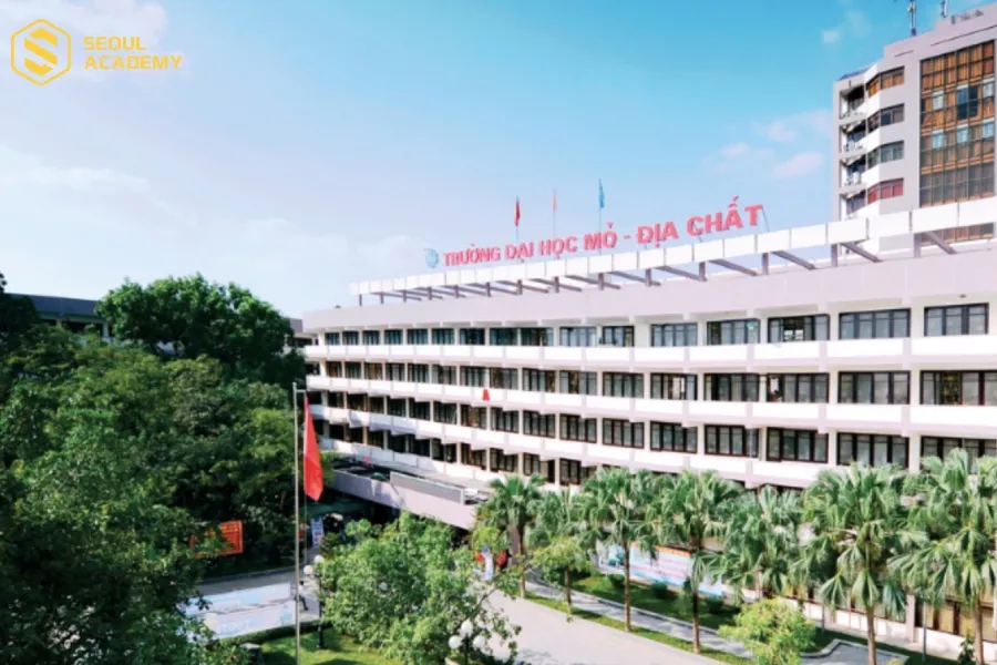 Đại học Mỏ - Địa chất thu hút nhiều sinh viên
