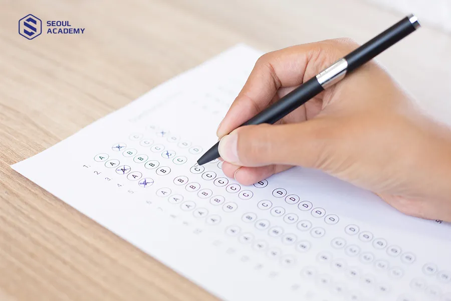 Học sinh có thể gỡ điểm xấu của bài kiểm tra giữa kì Học sinh có thể gỡ điểm xấu của bài kiểm tra giữa kì