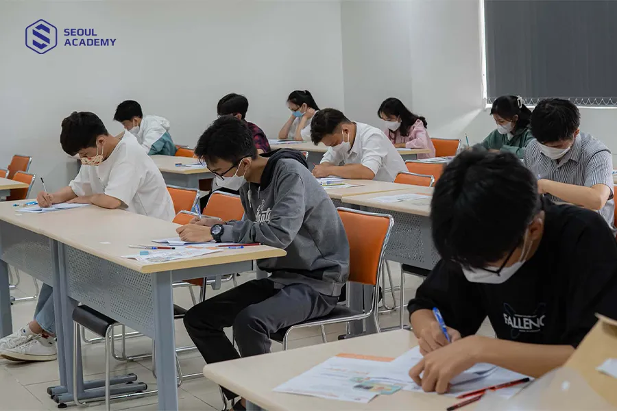 Bạn nên cố gắng hơn trong bài kiểm tra cuối kì để gỡ điểm giữa kì Bạn nên cố gắng hơn trong bài kiểm tra cuối kì để gỡ điểm giữa kì