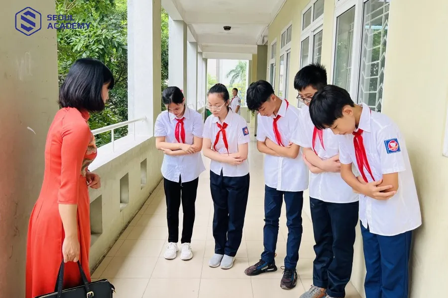 Hãy kính trọng thầy cô của mình