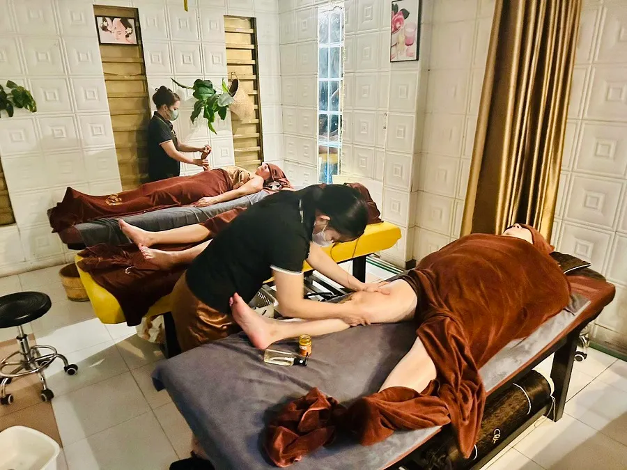 Học nghề gội đầu massage bấm huyệt uy tín tại Cỏ spa