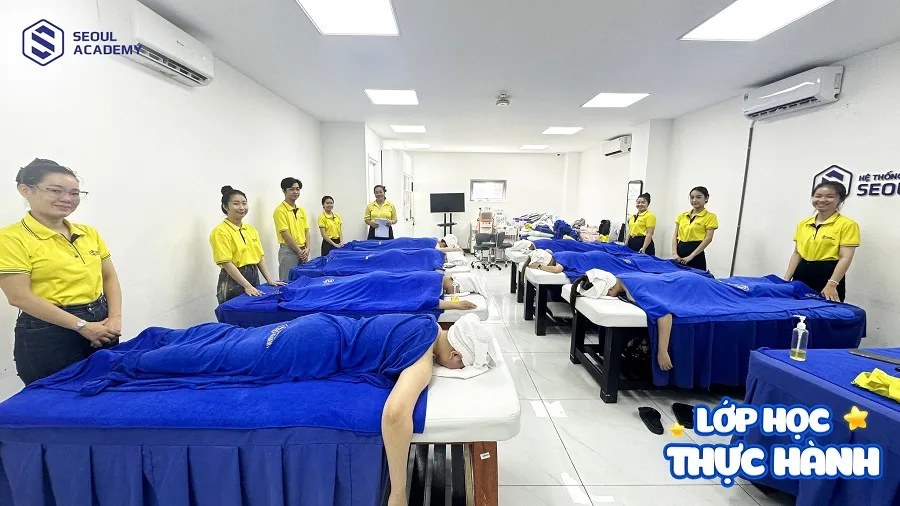 Chăm sóc da toàn thân cũng là một nội dung quan trọng trong giáo trình chăm sóc da