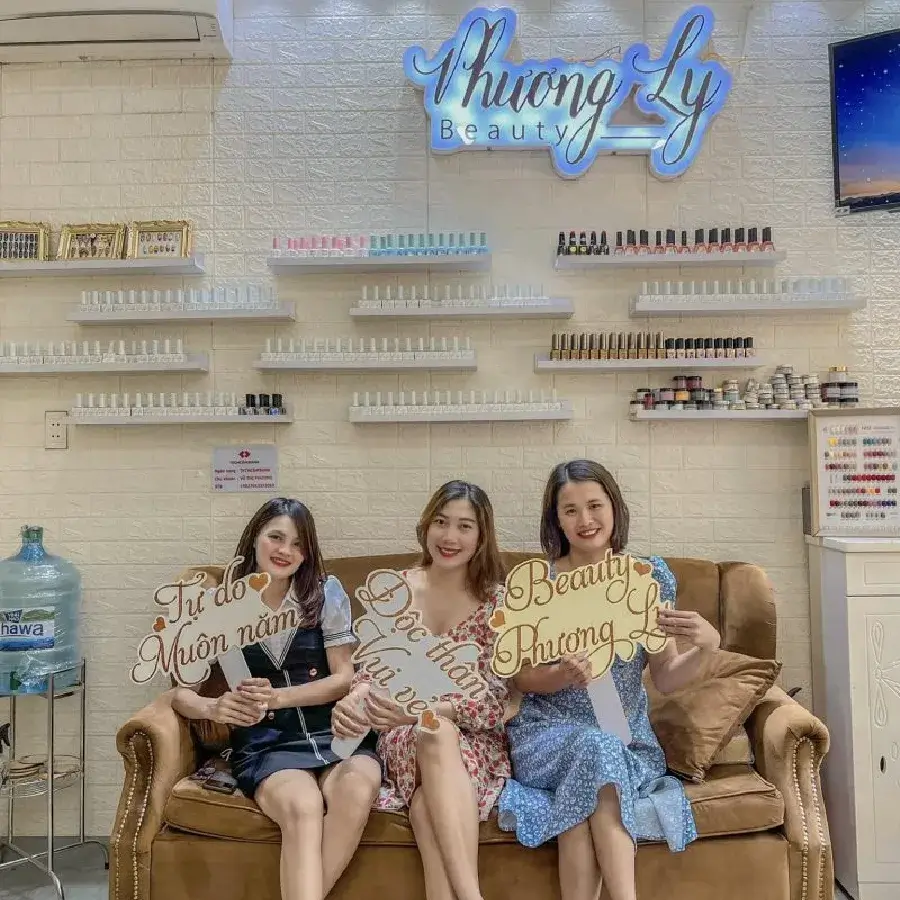 Phuong Ly Beauty đào tạo nhiều dịch vụ làm đẹp, nổi bật nhất là nghề nail