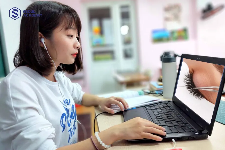 Học nối mi online bên cạnh những ưu điểm nổi bật thì vẫn còn tồn tại một số mặt hạn chế