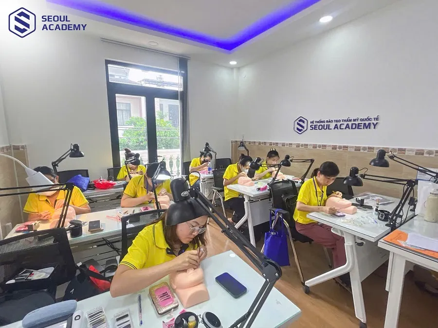  Thực hành trên manocanh bạn có thể thực hành nhiều kỹ thuật nối mi khác nhau