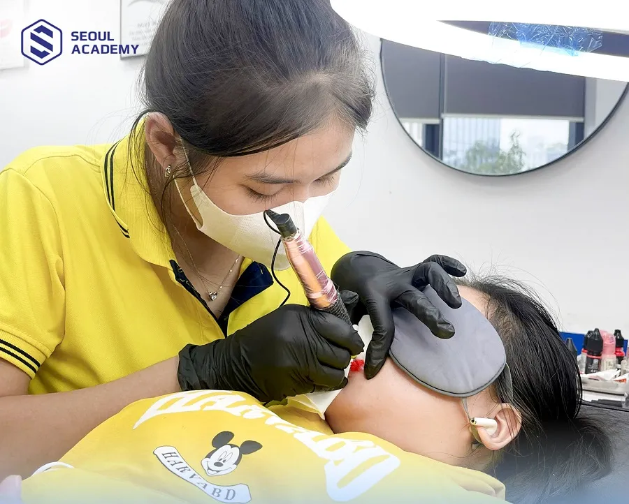 Có không ít người thiếu sự kiên định đã từ bỏ trong quá trình học nghề phun xăm