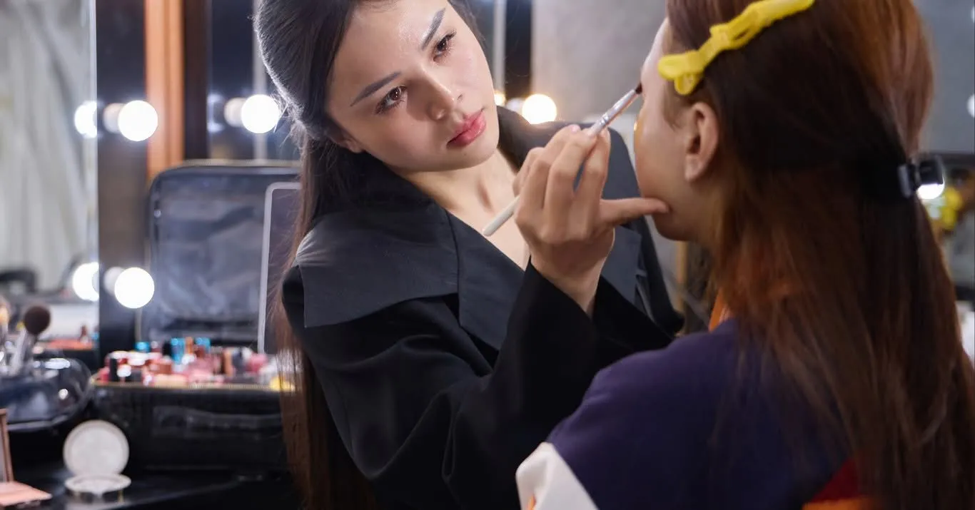 Giảng viên tại Trinh Miu Artistry là người có nhiều kinh nghiệm trong nghề makeup