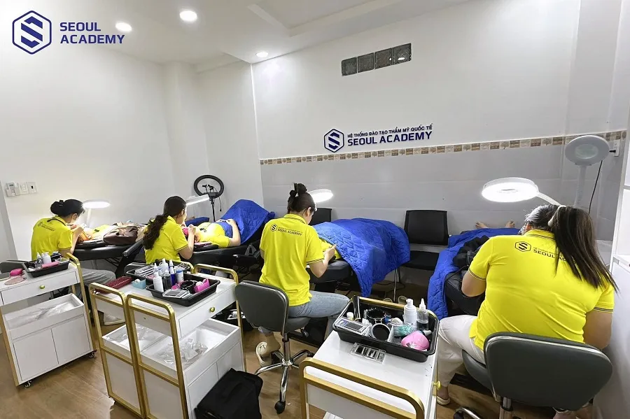 Nghề uốn mi phù hợp với nhiều đối tượng khác nhau