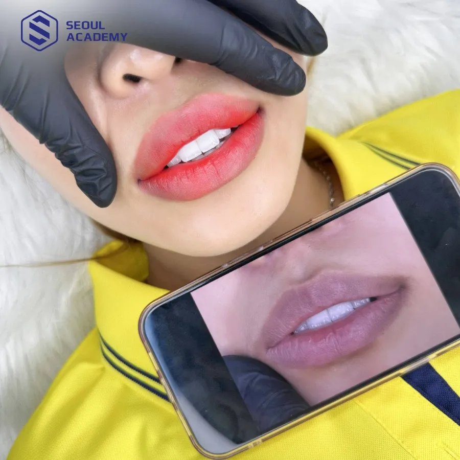 Sau khi hoàn thành quy trình lên màu môi, học viên sẽ hướng dẫn chi tiết các cách chăm sóc môi tại nhà