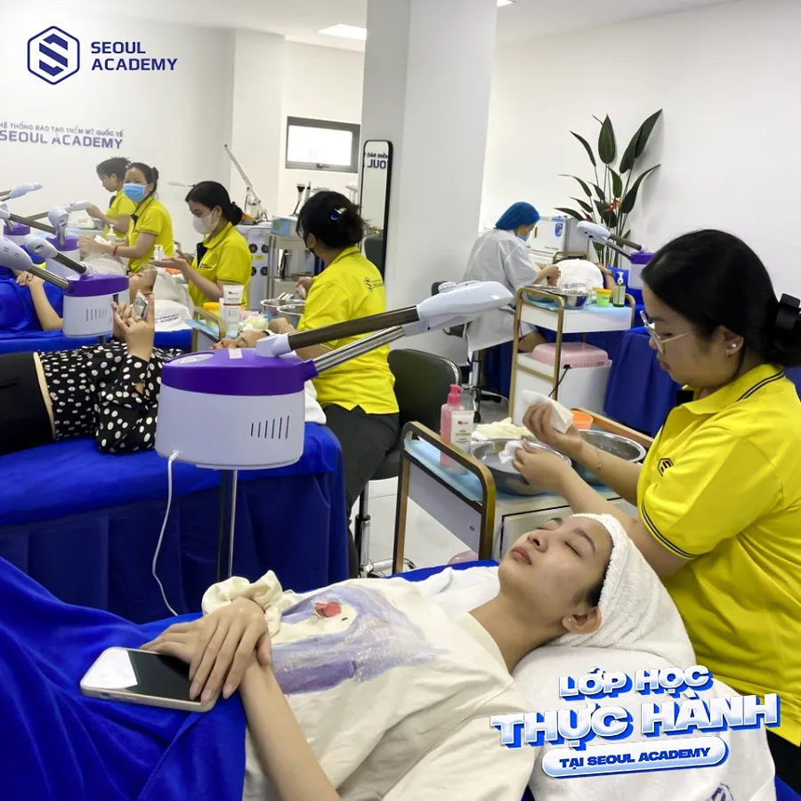 Thực hành lấy nhân mụn theo quy trình chuẩn y khoa