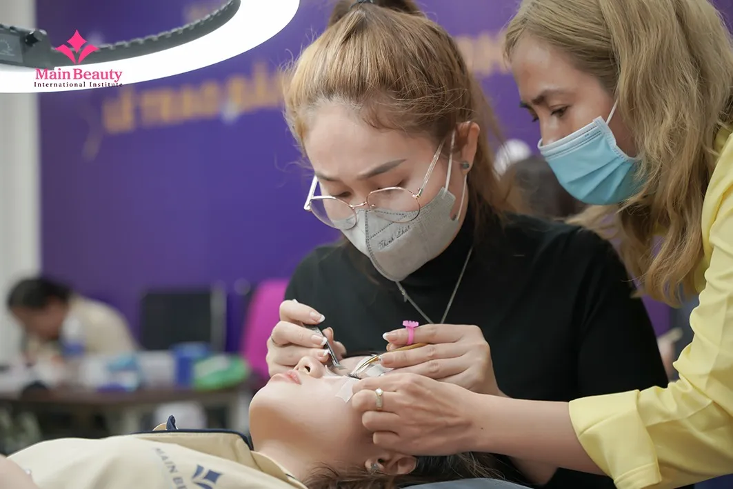 Main Beauty cam kết về tay nghề cho học viên sau khi hoàn thành khóa học