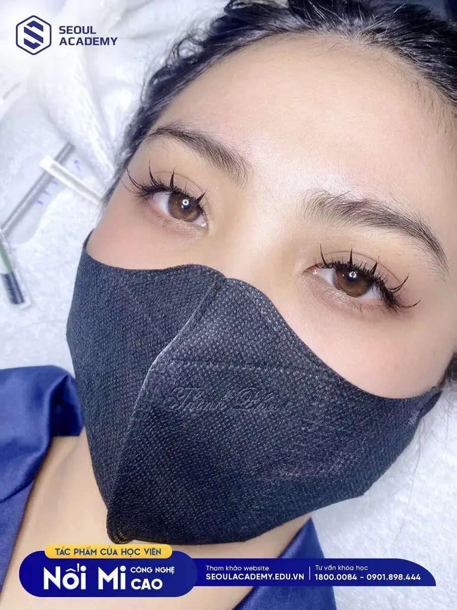 Tác phẩm thực hành nối mi của học viên tại Seoul Academy