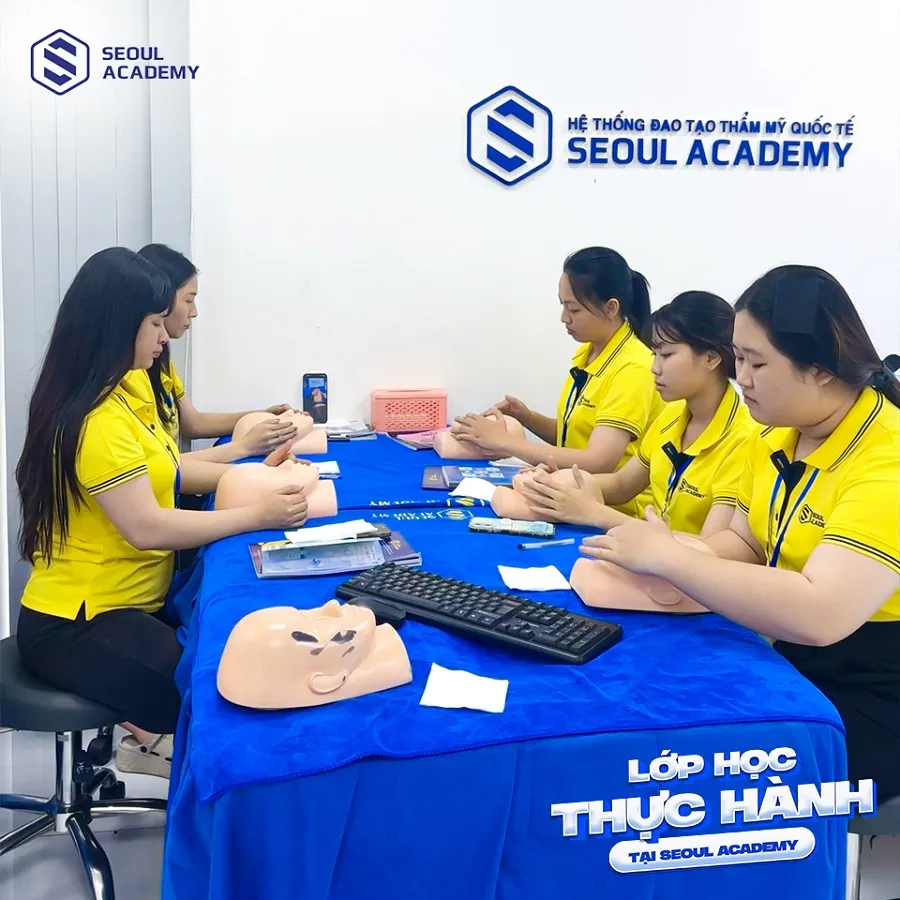 Sau khi hoàn thành khóa học nghề spa học viên có nhiều lựa chọn việc làm hấp dẫn Sau khi hoàn thành khóa học nghề spa học viên có nhiều lựa chọn việc làm hấp dẫn