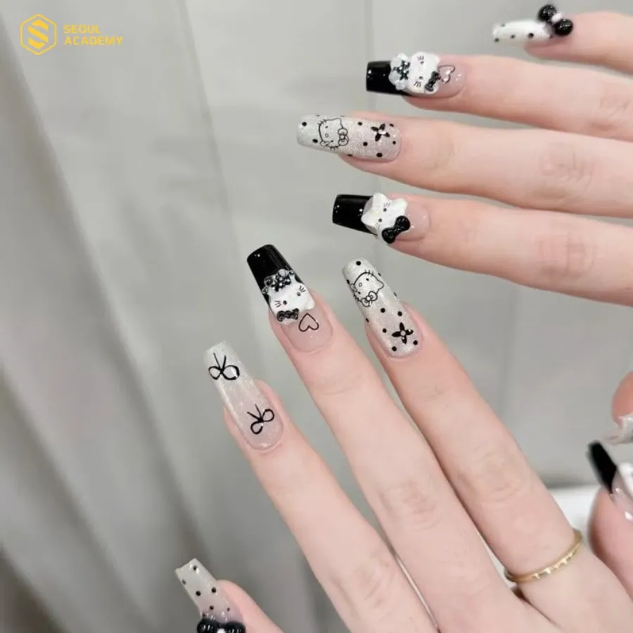 Nàng nào thích sự cá tính nổi bật thì mẫu nail phối trắng đen là lựa chọn hoàn hảo
