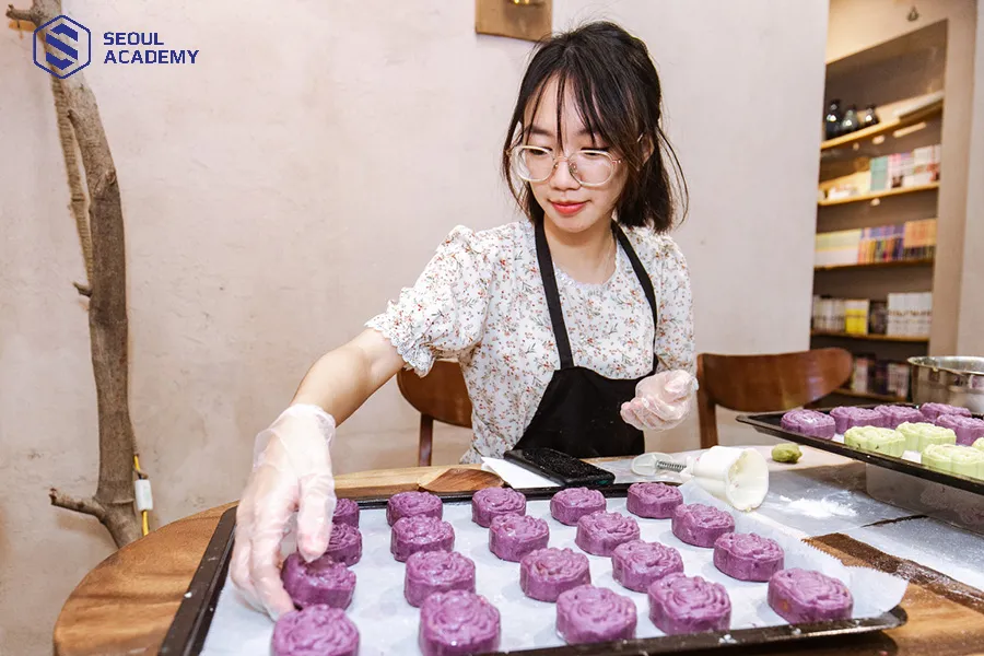 Nữ không có bằng cấp 3 thì làm nghề gì? Nghề làm bánh