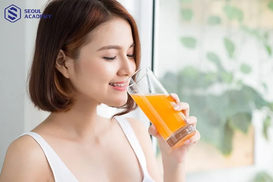 Uống các loại nước ép rau củ tươi cung cấp vitamin tươi dồi dào duy trì làn da trẻ đẹp rạng ngời Uống các loại nước ép rau củ tươi cung cấp vitamin tươi dồi dào duy trì làn da trẻ đẹp rạng ngời