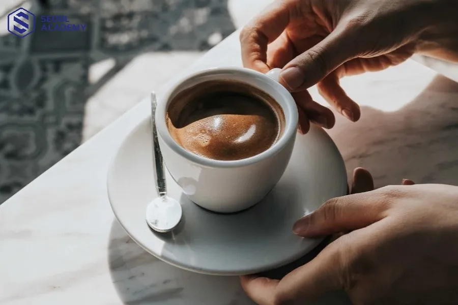 Nên hạn chế các loại thức uống nhiều đường, nhiều caffein… để bảo vệ làn da Nên hạn chế các loại thức uống nhiều đường, nhiều caffein… để bảo vệ làn da