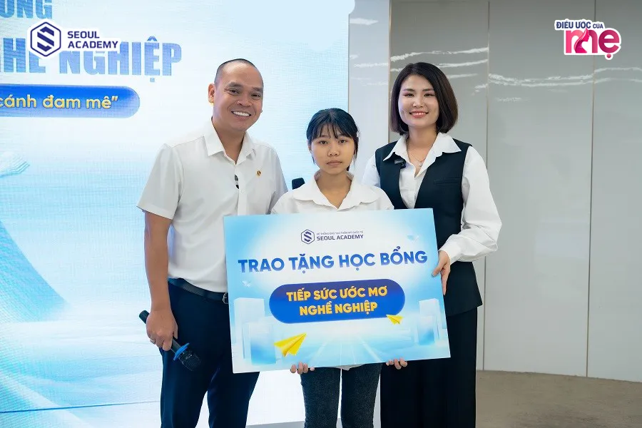 Seoul Academy đã trao tặng học bổng tiếp sức ước mơ nghề nghiệp của bé Yến Nhi