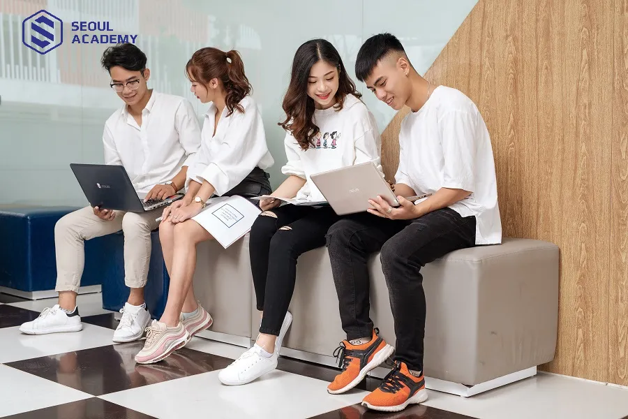 Sinh viên không cần mặc đồng phục khi đến trường Sinh viên không cần mặc đồng phục khi đến trường