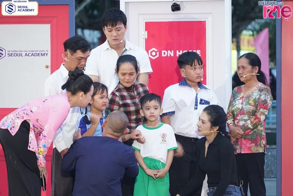 Cảm xúc dân trào khi cả trường quay nghe các bé gia đình anh chị Ti chia sẻ