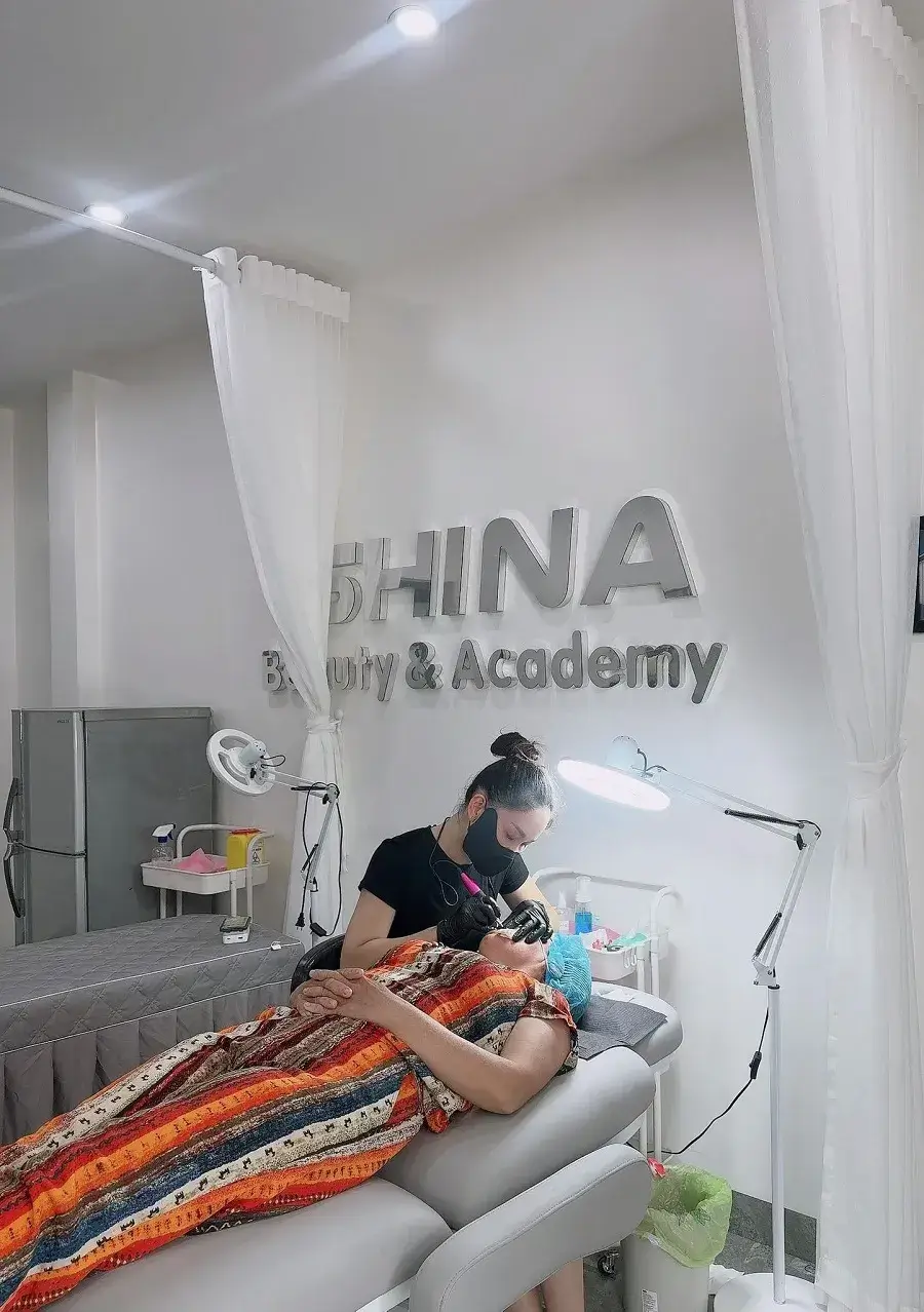 Học nghề phun xăm thẩm mỹ tại Shina Beauty & Academy
