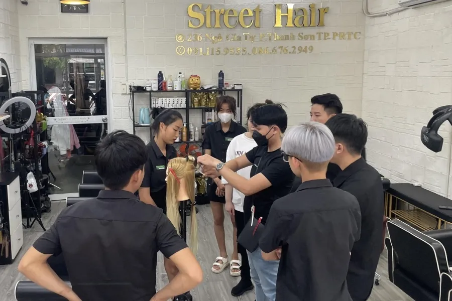 Street Hair Academy là địa chỉ học làm tóc uy tín tại Ninh Thuận