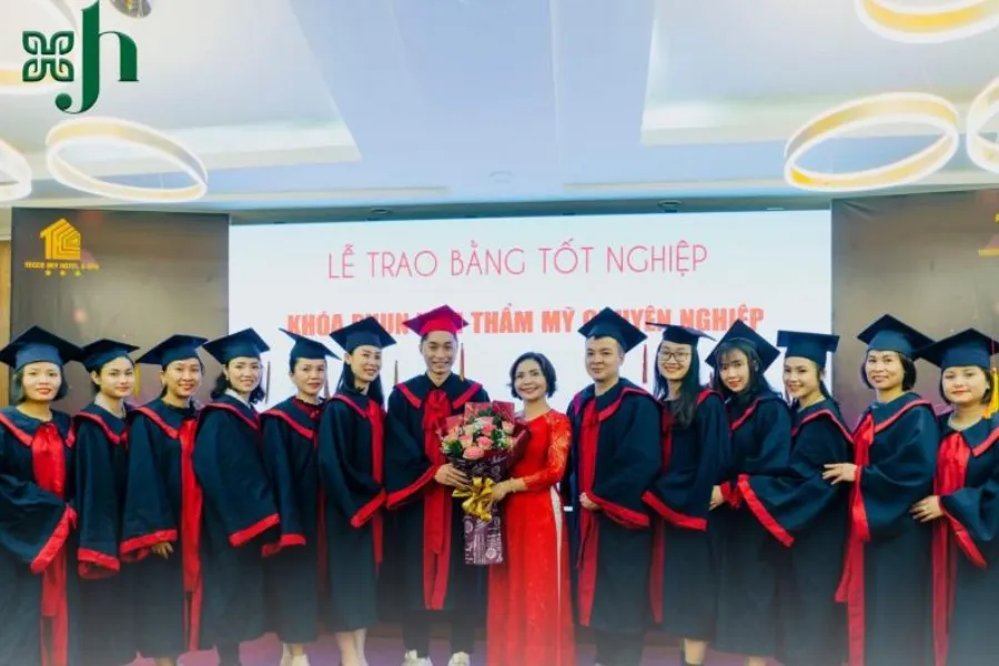 Thẩm mỹ viện Hường Xô cam kết học viên 100% có việc làm sau khóa học