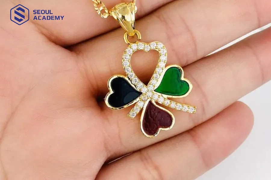 Biểu tượng cỏ ba lá may mắn