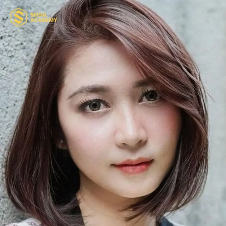 Đây là kiểu tóc vô cùng phù hợp cho những chị em muốn tạo cảm giác năng động, hiện đại nhưng vẫn giữ được sự thanh lịch Đây là kiểu tóc vô cùng phù hợp cho những chị em muốn tạo cảm giác năng động, hiện đại nhưng vẫn giữ được sự thanh lịch