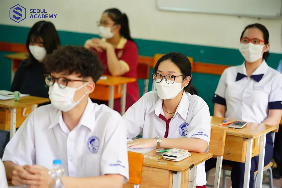 Muốn trở thành bác sĩ phẫu thuật thẩm mỹ, học sinh phải đăng ký thi khối B hoặc các tổ hợp khối khác