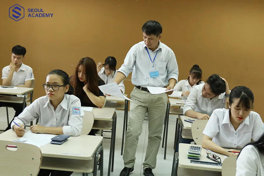 Học sinh THPT bị trừ 50% tổng số điểm khi bị đánh dấu bài