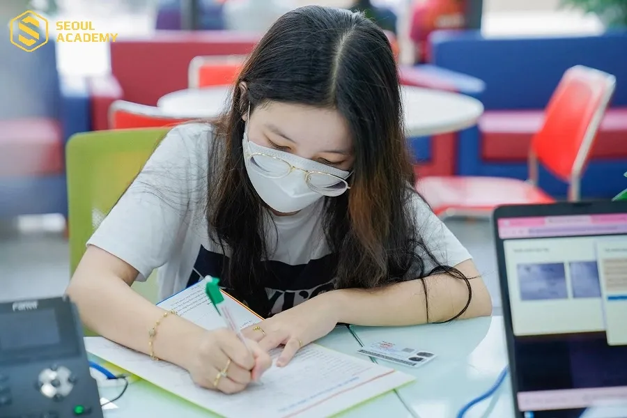 Thủ tục xin học lại cấp 3 cũng khá đơn giản, tùy theo yêu cầu từng trường sẽ có những thay đổi nhỏ