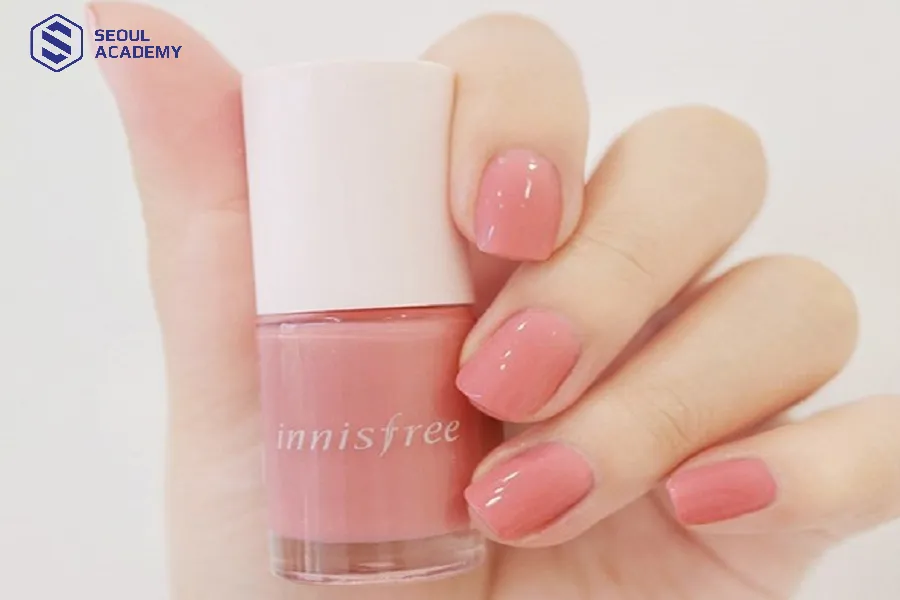 Dòng sơn móng nhà Innisfree có màu sơn trong trẻo Dòng sơn móng nhà Innisfree có màu sơn trong trẻo