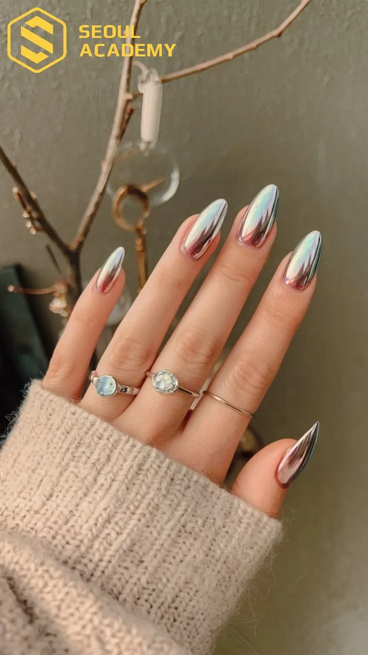 Ánh bạc metallic vừa cool ngầu, vừa hiện đại là lựa chọn lý tưởng cho cô nàng da trắng
