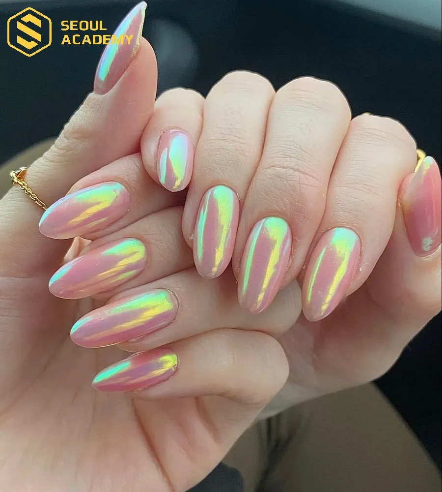 Với những lễ hội sôi động, sơn móng đa sắc lại là lựa chọn vô cùng bất ngờ dành cho mọi lứa tuổi