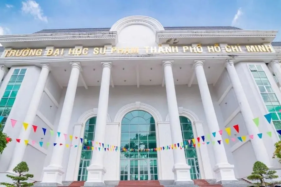 Các ngành sư phạm còn được hỗ trợ học phí theo chính sách của Nhà nước