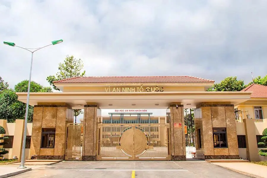 Sinh viên được miễn 100% học phí, được cấp quân phục khi trúng tuyển tại Trường Đại học An ninh Nhân dân