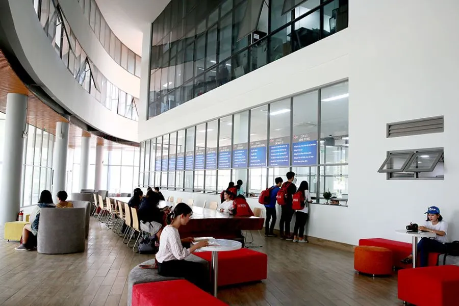 Cơ sở vật chất siêu xịn của Đại học Văn Lang