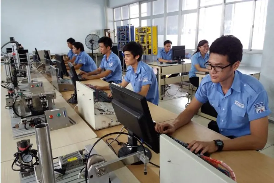 Kiến thức lý thuyết và thực hành được phân bổ đan xen, kết hợp