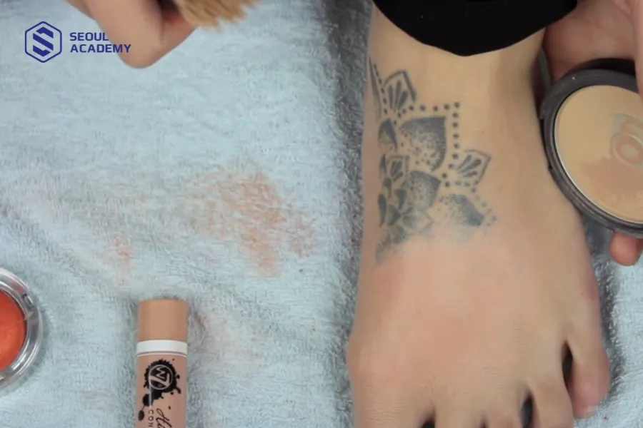 Dùng son khiến làn da trông tự nhiên hơn