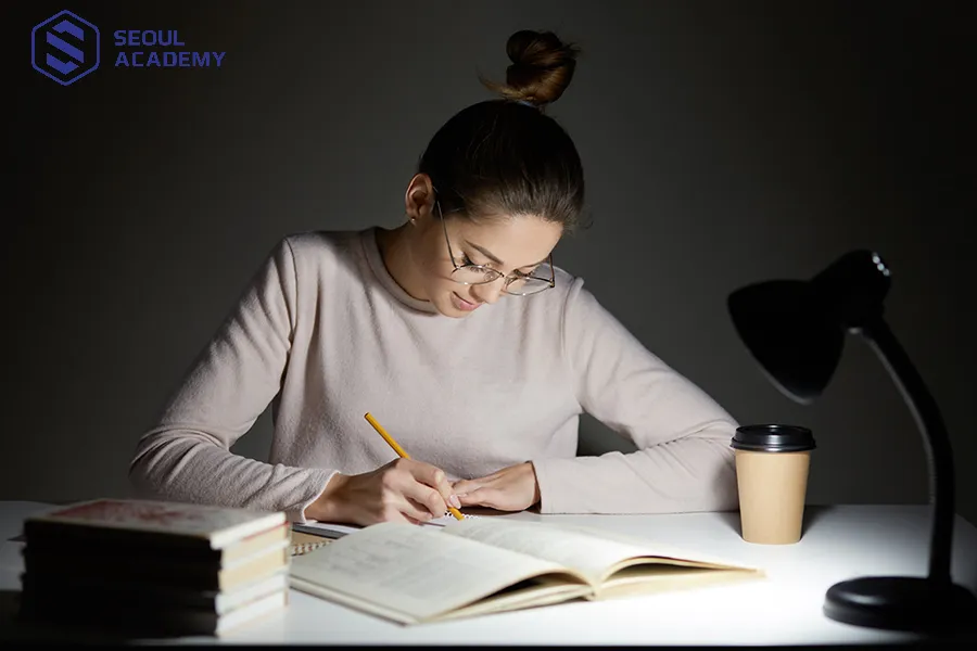 Học các môn tự nhiên vào buổi tối có hiệu quả hơn