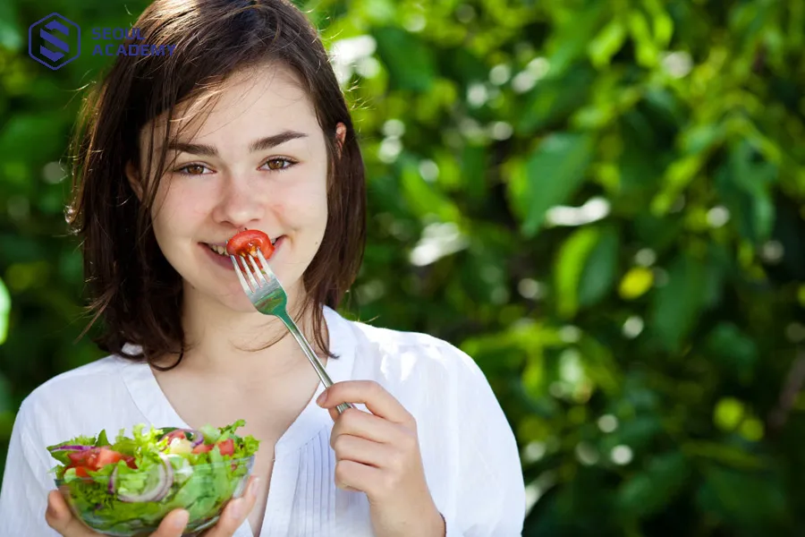Rau xanh nên có trong thực đơn hàng ngày của người vừa phun xăm