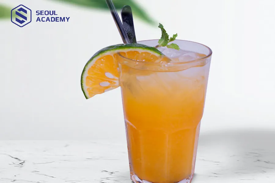 Một ly nước ép cam sẽ giúp mọi người giải khát ngày hè