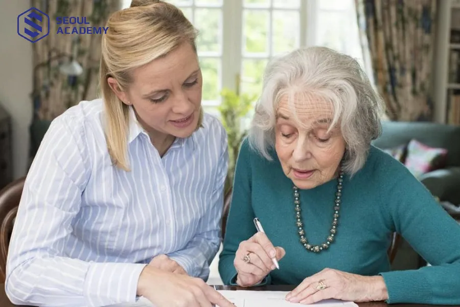 Bạn nên kiên nhẫn khi nói chuyện với người lớn