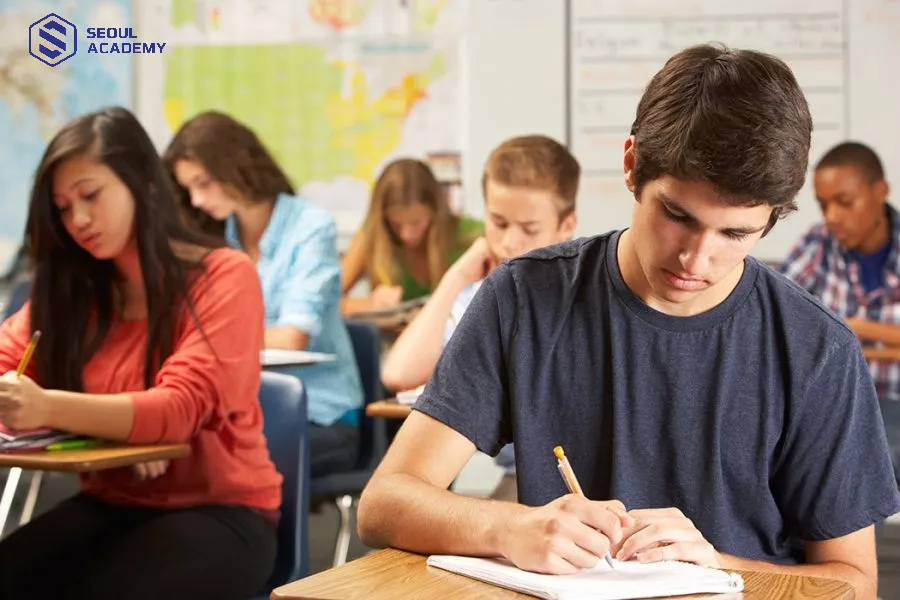 Các môn học lớp 11 với kiến thức chuyên sâu Các môn học lớp 11 với kiến thức chuyên sâu