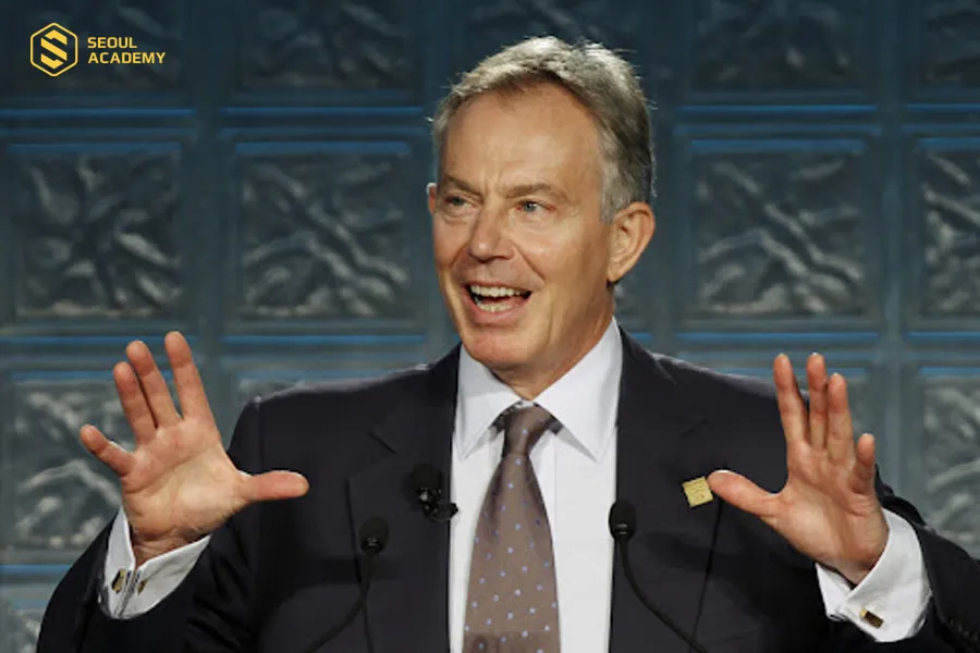 Người có đường chỉ tay ở cả hai bàn tay chỉ chiếm từ 2 - 3% dân số