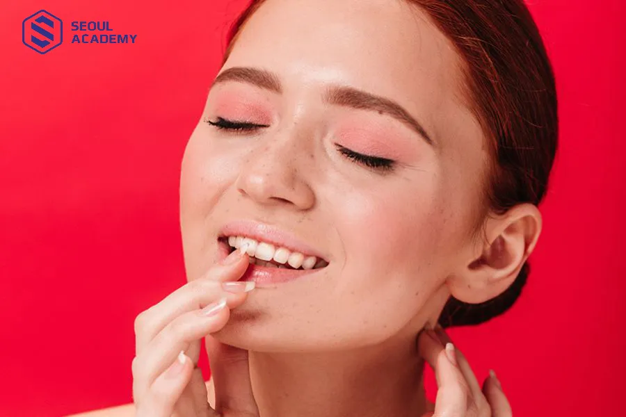 Vaseline dùng để dưỡng môi sau khi xăm là hoàn toàn hợp lý